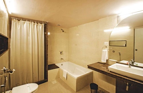 Nashik Road Hotel | Quality Inn Regency