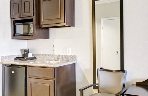 Bryan Hotel | Quality Inn & Suites Bryan-College Station