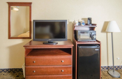 Coldwater Hotel | Quality Inn & Suites Coldwater near I-69