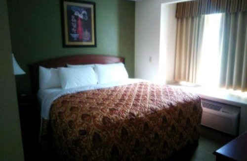 Prestonsburg Hotel | Quality Inn & Suites Prestonsburg next to Mountain Arts Center