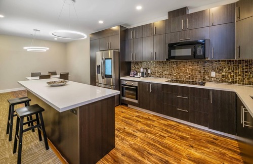 Terrace Hotel | Quality Inn Sunshine Suites