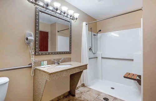 Smyrna Hotel | Quality Inn