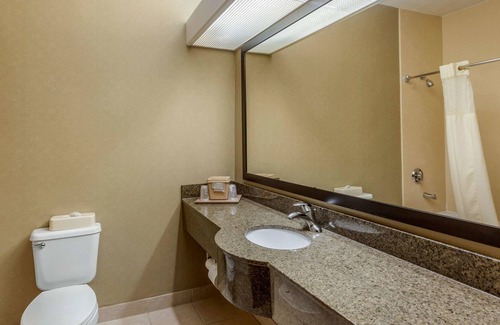 Sherman Hotel | Quality Suites Sherman