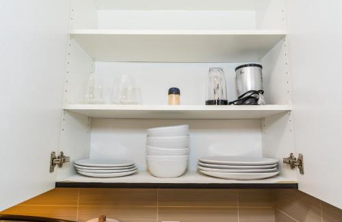 Southeast Edmonton House | Queen Bed * Netflix * WiFi * Long or Short Stays