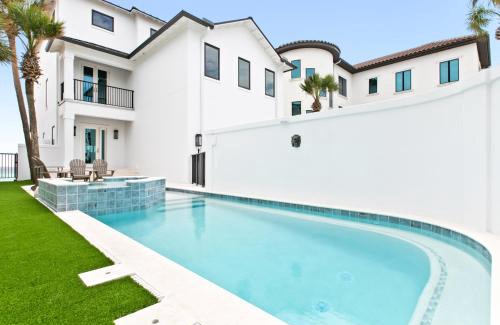 Destiny Shores House | Queen Of Crystal Shores Luxury Beachfront Retreat
