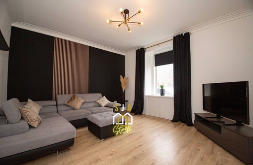 Peterhead Apartment | Queen Street Stay - SJA Stays - Modern 2 Bed Apart