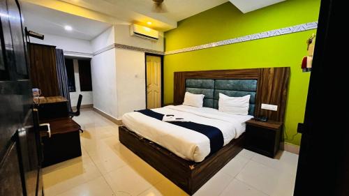 Shenoys Hotel | Queens Residency - Kochi