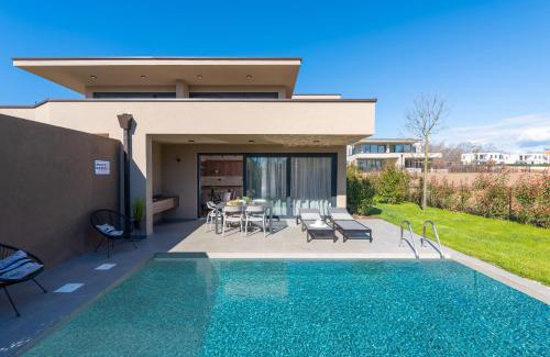 Karigador Apartment | Quercus Village Apartments with private pool