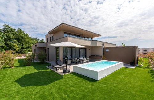 Karigador Apartment | Quercus Village Apartments with private pool