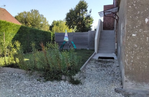 Saint-Martin-sur-Ocre Apartment | Quiet 2-person studio with garden and enclosed courtyard