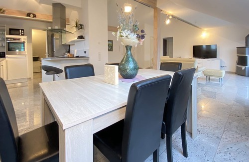 Boeblingen Apartment | Quiet 4.5 room app. for 4, close to the center, garage