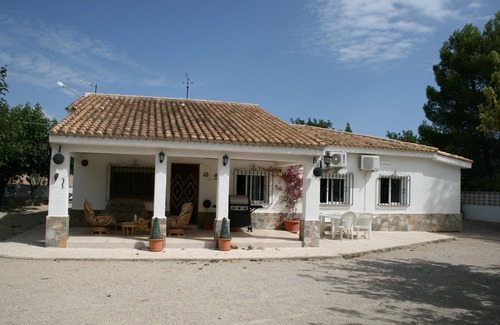 Agullent Villa | Quiet, 4 bedroom private villa, air-con and large pool in Ontinyent, Valencia.