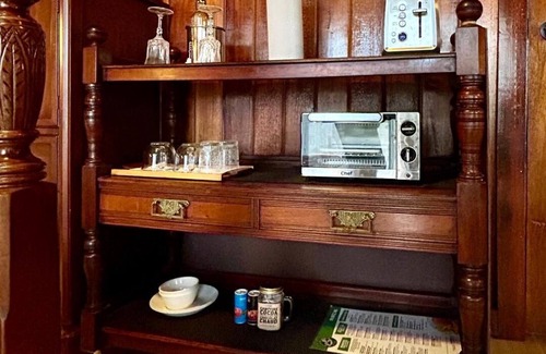 Beachcomber Bed & Breakfast | Quiet and Cozy Room in a SPA Environment