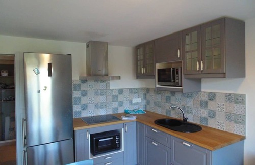 Lattes House | Quiet apartment with private pool close to all amenities