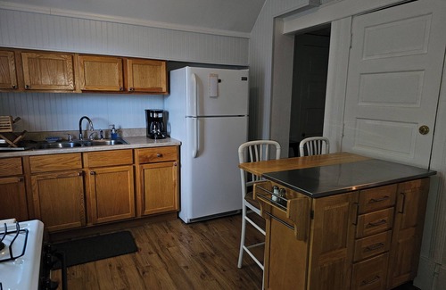 Stuart Apartment | Quiet, Bright, and Spacious Apartment in Historic District.