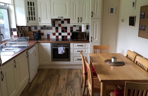 Roscoe House | Quiet, comfortable house in town,