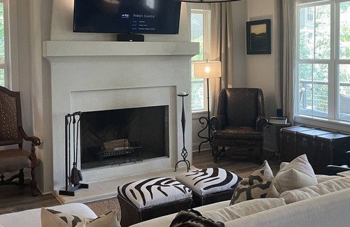 The Woods of Longleaf House | Quiet get away on the lake in gated community