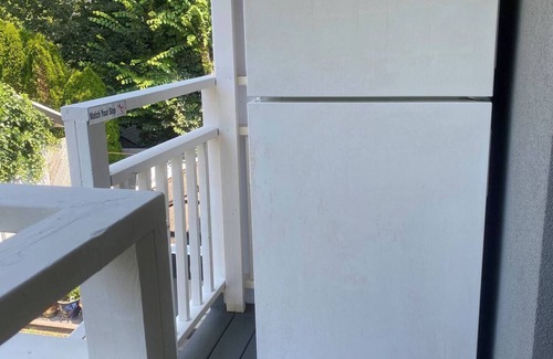 Surrey Apartment | Quiet Guest Suite Near the White Rock Resort