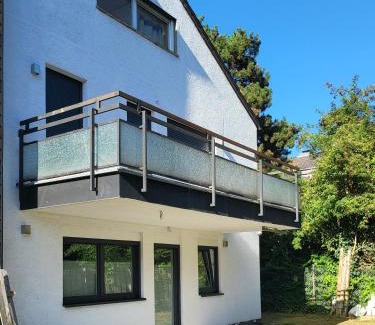 Refrath Apartment | Quiet House - 10 min away from Cologne