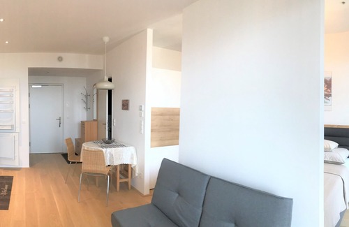 Favoriten Apartment | Quiet studio at the main station/Belvedere