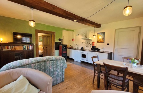 Schweina Apartment | Quiet vacation apartment in Glücksbrunn Castle Park - right next to Altenstein Park