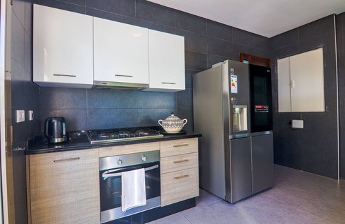 Taghazout Villa | Quiet Villa Taghazout-Villa-Deluxe-Mobility bath-Garden view