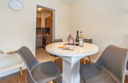 Westerland Apartment | Quietly located 3-room vacation apartment in Alt-Westerland with south-facing balcony.