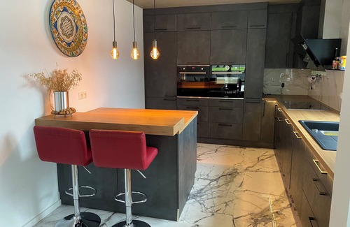 Mauloff House | Quietly situated house in the Taunus