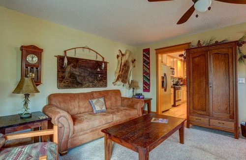 Hood River House | Quietly Sophisticated, Worldly, Elegant, A/C