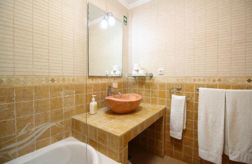 Estombar House | Quinta dos Vales Wine Estate