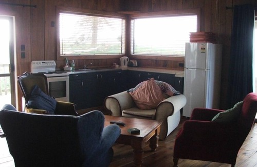 Te Miro Cottage | Quirky and unique converted Woolshed