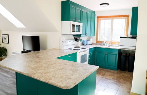 Regional District of Nanaimo Other | Quirky Farm Stay - 2 Bedrooms - Hot tub