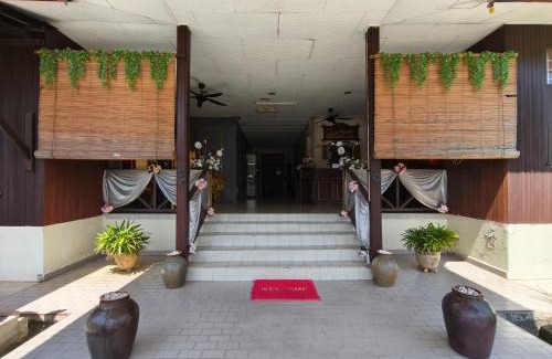 Kawasan Perindustrian Chendering House | QURATA RIVERSIDE RESORT