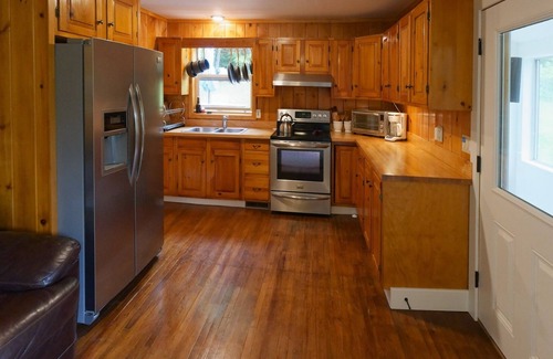 Guild House | Qutie Pie House 2 Bedroom Home by RedAwning