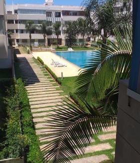 Pont Blondin Apartment | Résidence privée très bien situé vue piscine plages Mimosas Sablettes