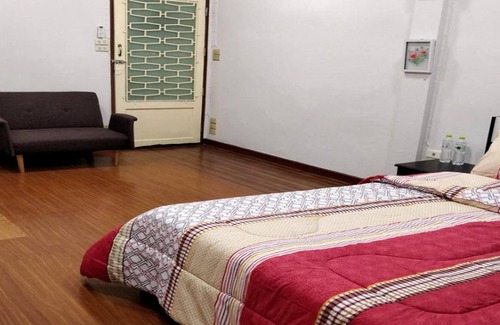 Wisutkasat Hostel | R-One 24-7 Hostel