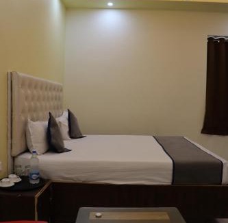 Robertsganj Hotel | R.S GRAND HOTEL