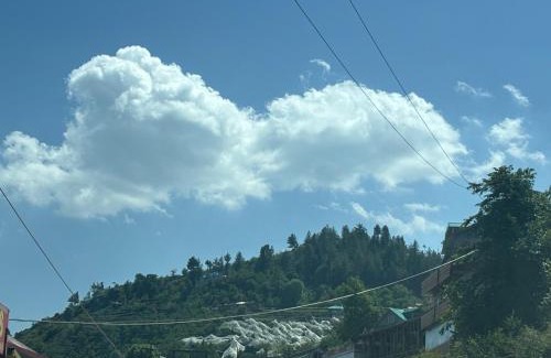 Theog Bed & Breakfast | Rad Retreat by High Rise Inn kufri