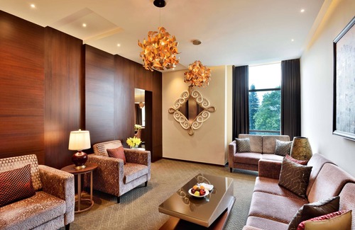 Gandhi Nagar Hotel | Radisson Blu Atria Bengaluru