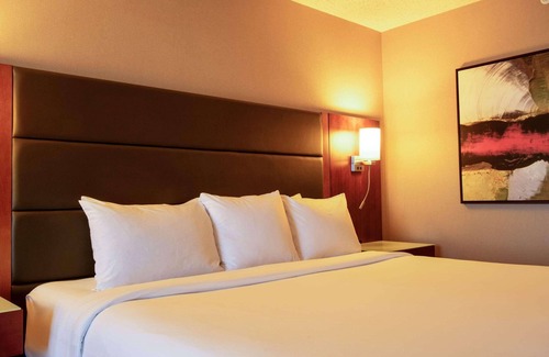 Fort McMurray Hotel | Radisson Hotel & Suites Fort McMurray