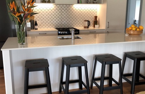 Raglan House | Raglan Escape: Unique holiday home right in the heart of Raglan