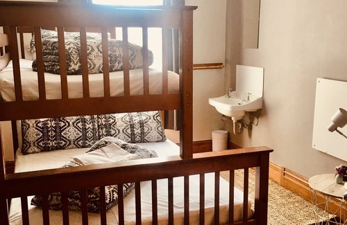 Raglan Hotel | Raglan Harbour View Hotel