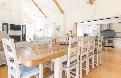 Trebetherick Cottage | RAGLEIGHS, pet friendly, with open fire in Daymer Bay