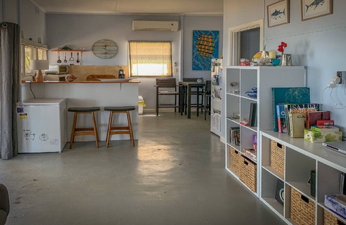 Lake Wangary House | Railway Shack 1 Coffin Bay - Million Dollar Views