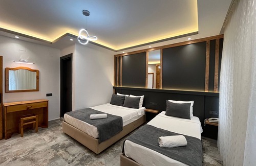 Artikli Hotel | Rain Hotel