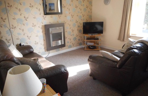 Llanllwchaiarn House | Rainbow Cottage New Quay