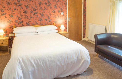 Llanllwchaiarn House | Rainbow Cottage New Quay