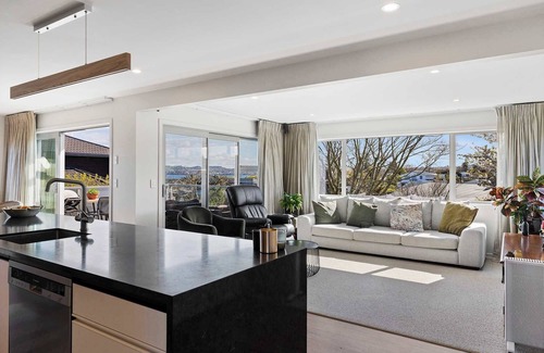 Rainbow Point House | Rainbow Haven, Where family time meets Lake time