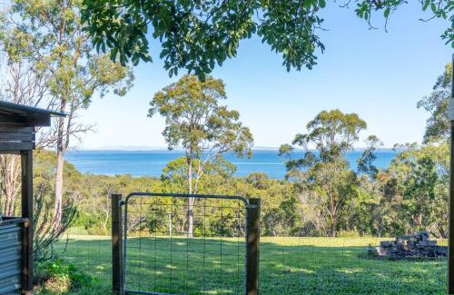 Dunwich House | Rainbow Retreat - Stunning Moreton Bay Views