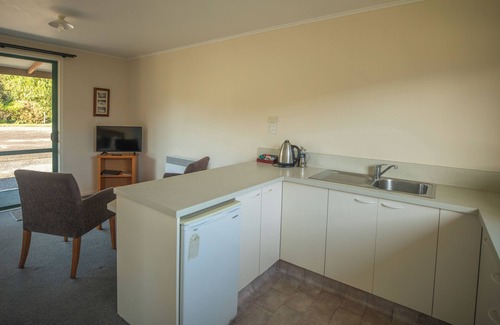 Fox Glacier Hotel | Rainforest Motel